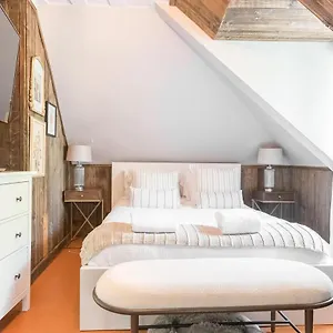 Bright Studio In Old With Rustic Feel Holiday home Quebec City